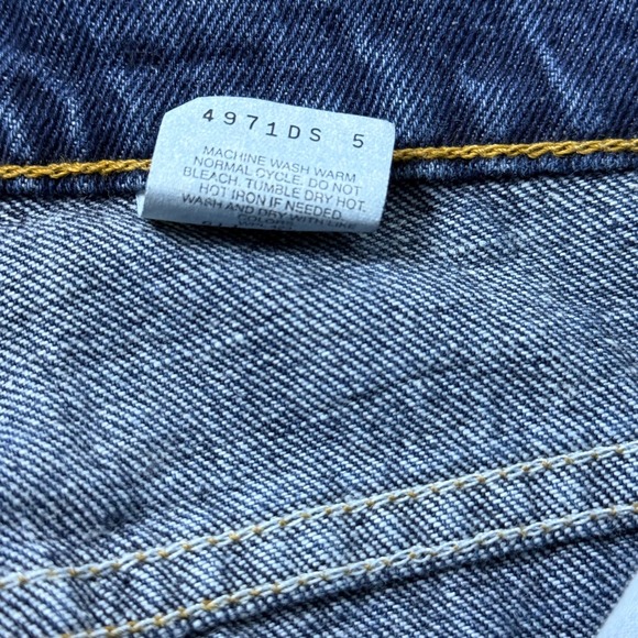 Vintage Levi's 550 Relaxed Fit Tapered Leg Dark Wash Denim Jeans Juniors Size 5 - Picture 7 of 9